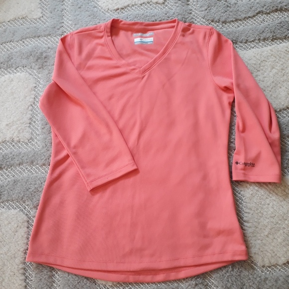Columbia Tops - Columbia Omni-Shade Three Quarters Sleeve V-Neck